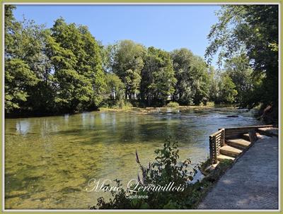 Maison - 440 m² - 12 pièces