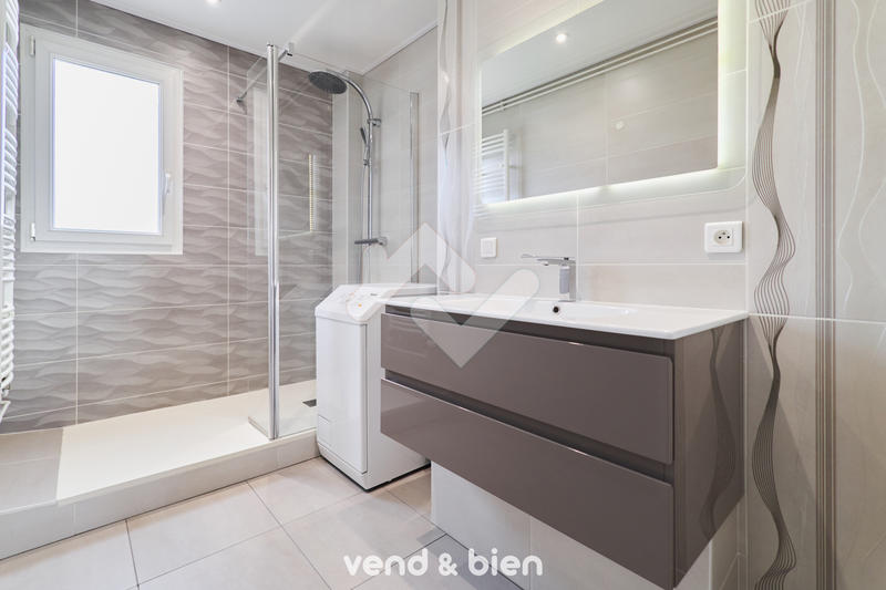 Appartement - 86 m² - 4 pièces