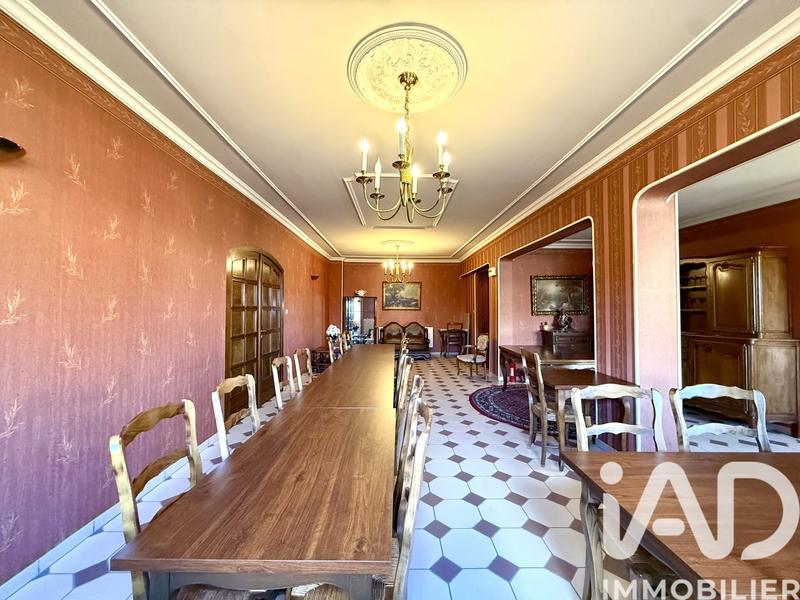 Maison - 316 m² - 9 pièces