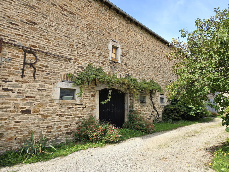 Propriété - 210 m² - 12 pièces