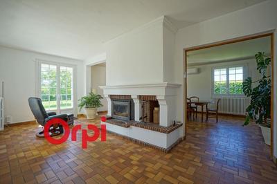 Maison - 225 m² - 7 pièces