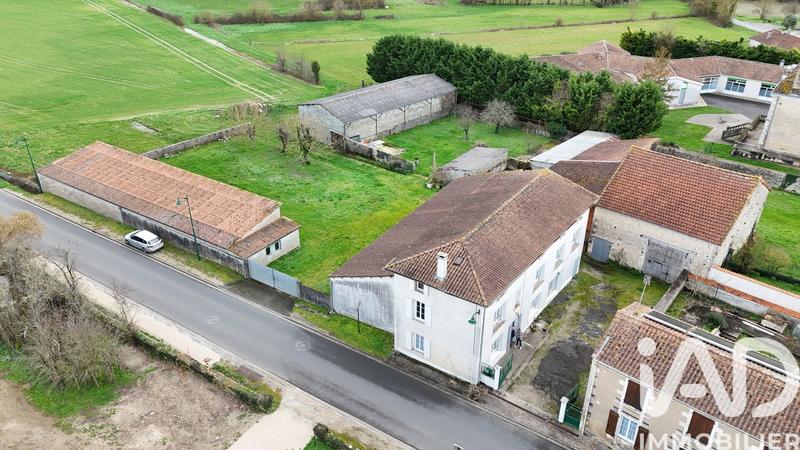 Maison - 180 m² - 8 pièces