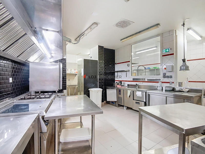 Local commercial - 54 m² - 1 pièce