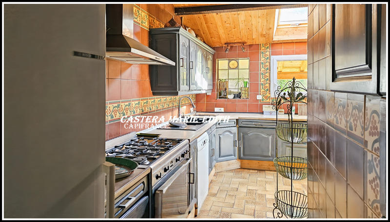 Propriété - 500 m² - 26 pièces