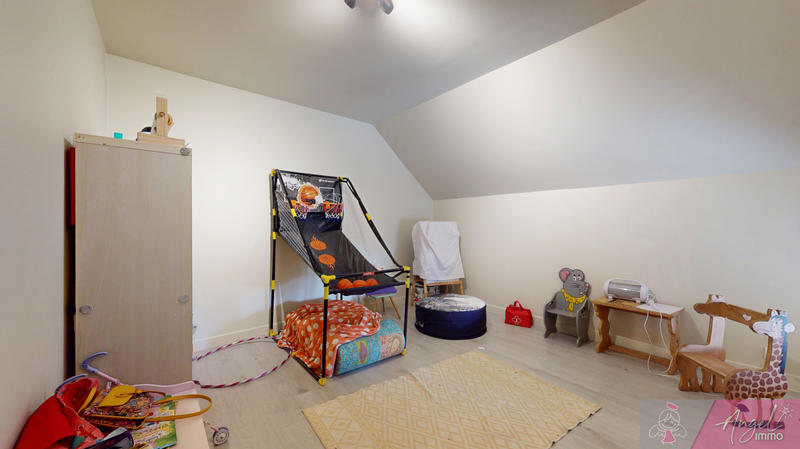 Maison - 174 m² - 5 pièces