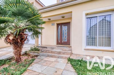 Maison - 220 m² - 6 pièces