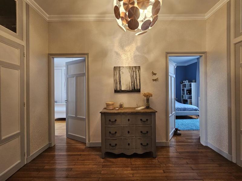 Maison - 270 m² - 11 pièces