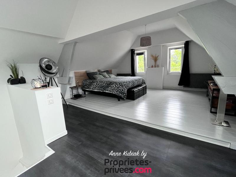 Maison - 195 m² - 9 pièces