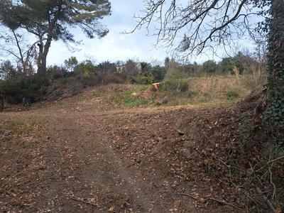Terrain constructible - 1 821 m²