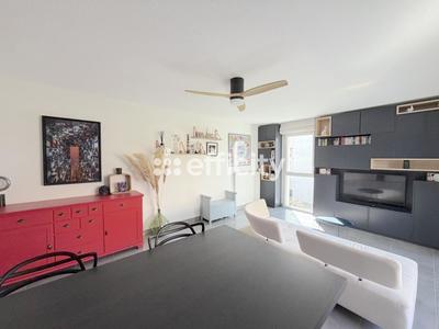 Appartement - 70 m² - 3 pièces