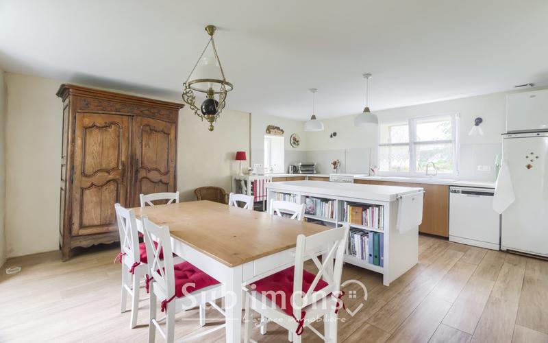 Maison - 258 m² - 8 pièces