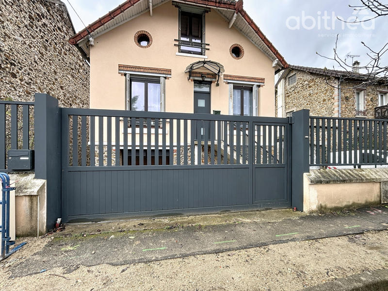 Maison - 151 m² - 5 pièces