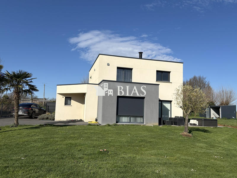 Maison - 159 m² - 7 pièces