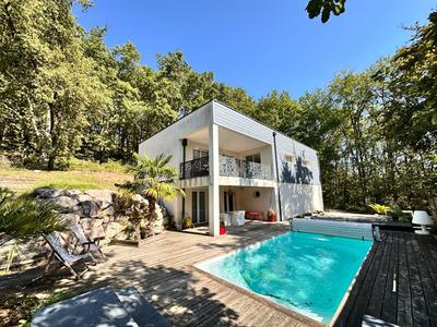 Maison - 150 m² - 7 pièces