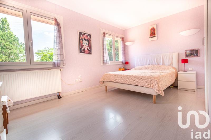 Maison - 220 m² - 6 pièces