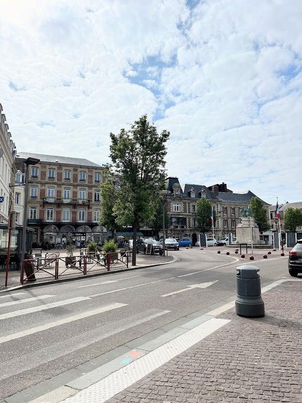 Local commercial - 220 m² - 7 pièces