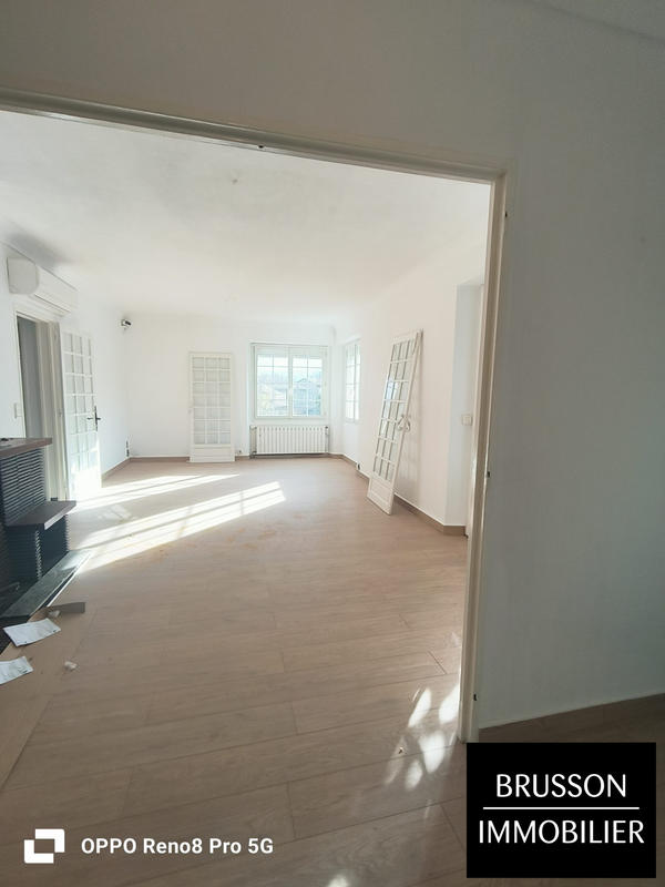 Maison traditionnelle - 244 m² - 5 pièces