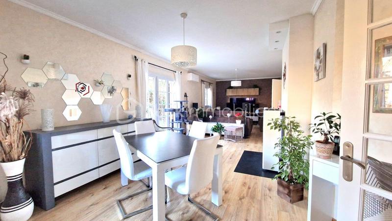 Maison - 104 m² - 5 pièces