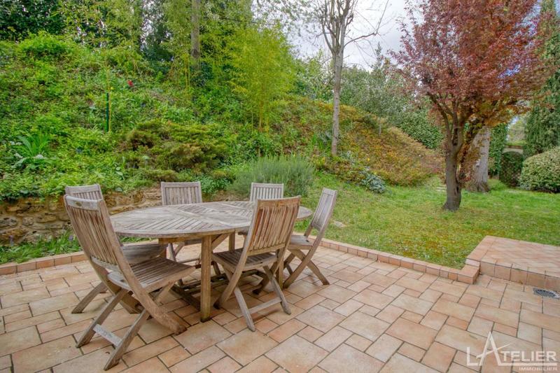 Maison - 195 m² - 9 pièces