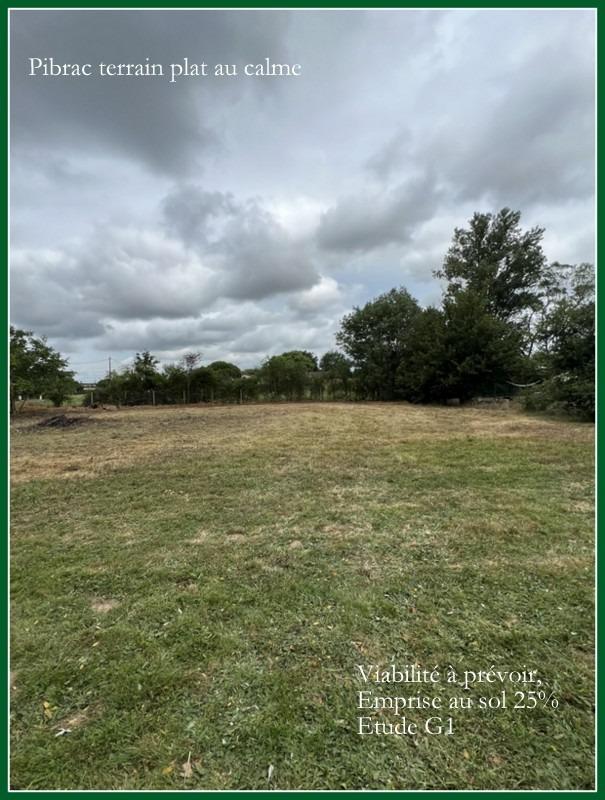 Terrain constructible - 704 m²