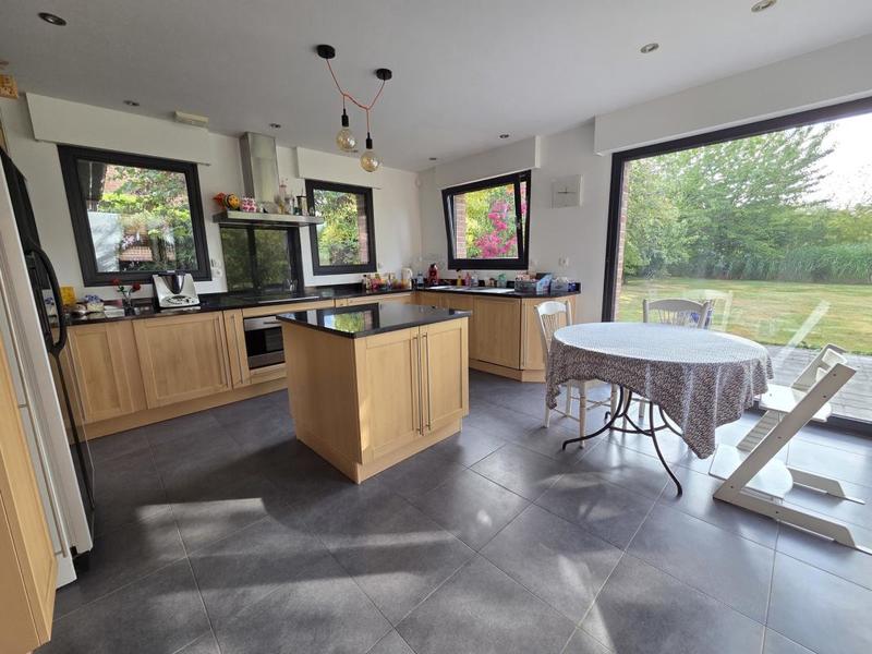 Pavillon - 199 m² - 8 pièces