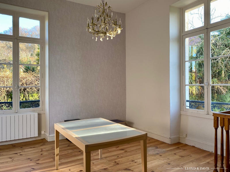 Château - 520 m² - 15 pièces