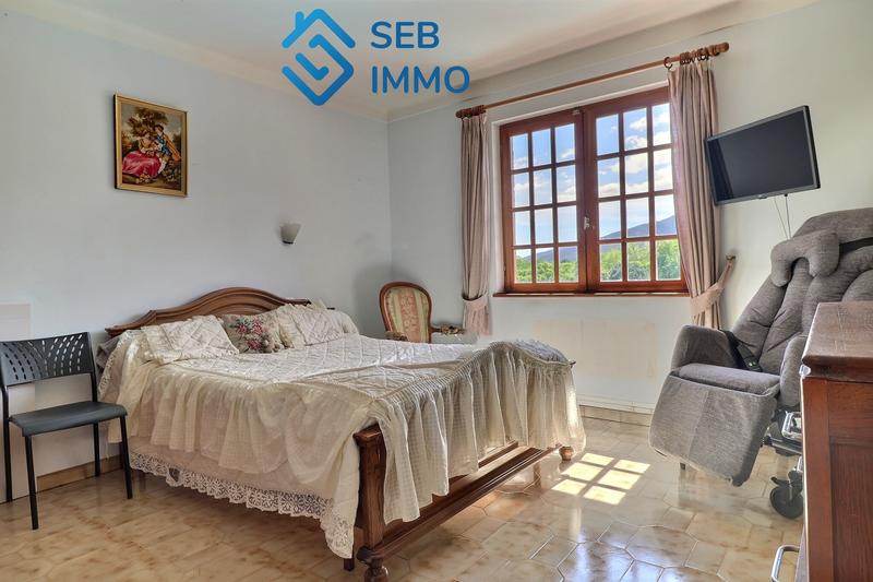 Maison - 170 m² - 7 pièces