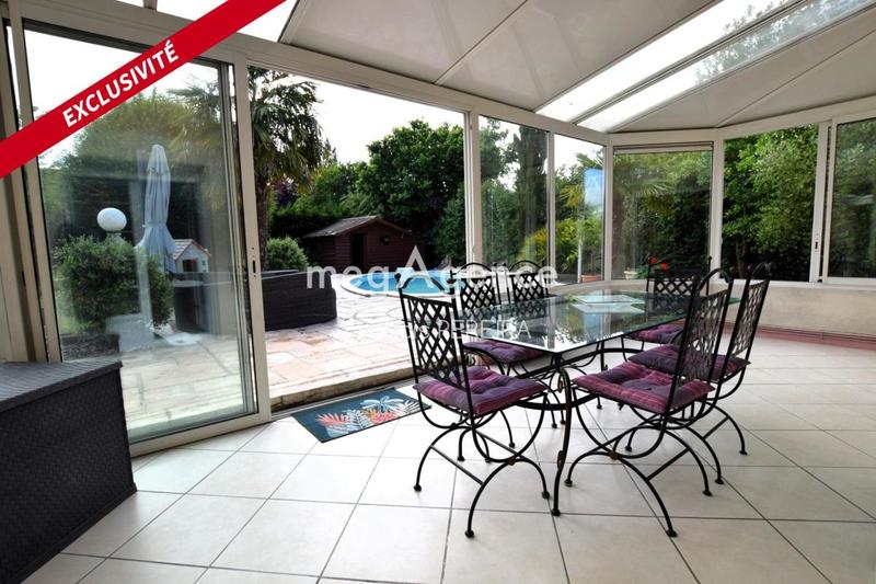 Maison - 182 m² - 8 pièces