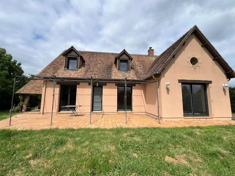 Maison - 151 m² - 8 pièces