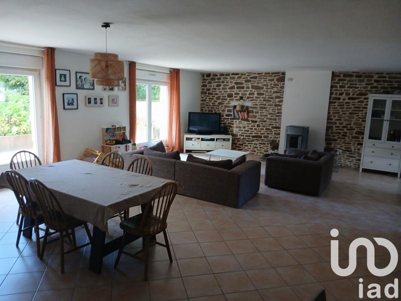 Maison - 240 m² - 9 pièces