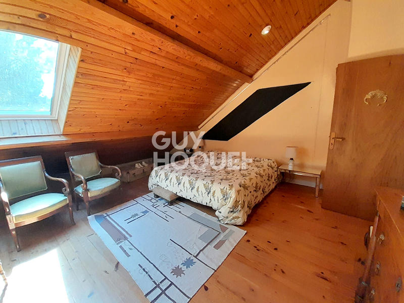 Maison - 218 m² - 8 pièces