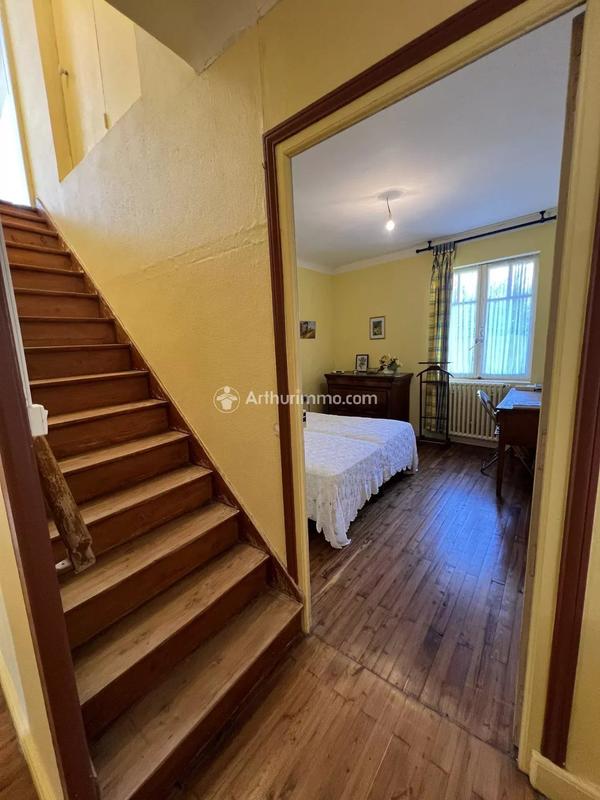 Maison - 259 m² - 7 pièces