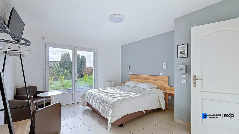 Maison - 260 m² - 12 pièces