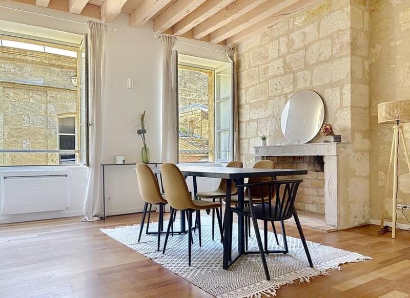 Appartement ancien - 102 m² - 4 pièces