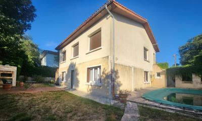 Pavillon - 169 m² - 7 pièces