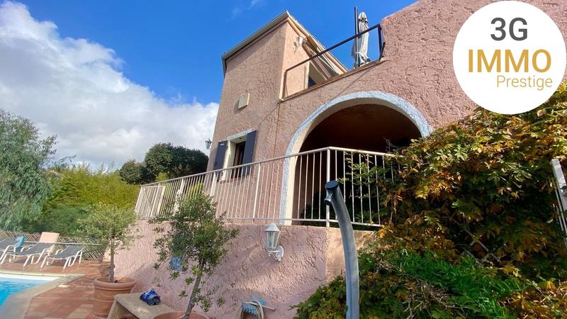 Demeure - 230 m² - 7 pièces