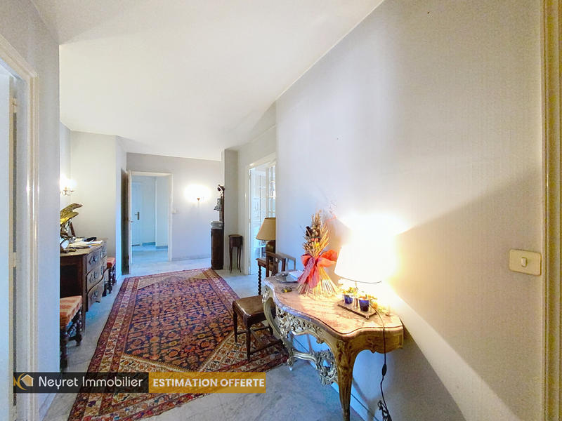 Appartement - 152 m² - 6 pièces