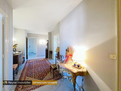 Appartement - 152 m² - 6 pièces