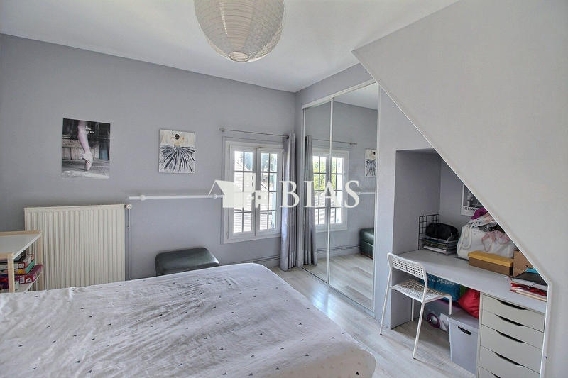 Maison ancienne - 258 m² - 15 pièces