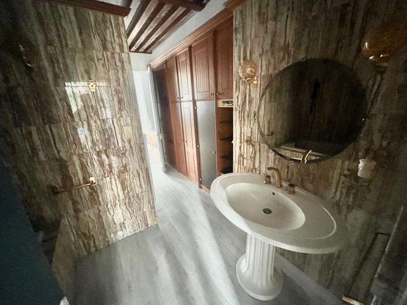 Immeuble - 170 m² - 10 pièces