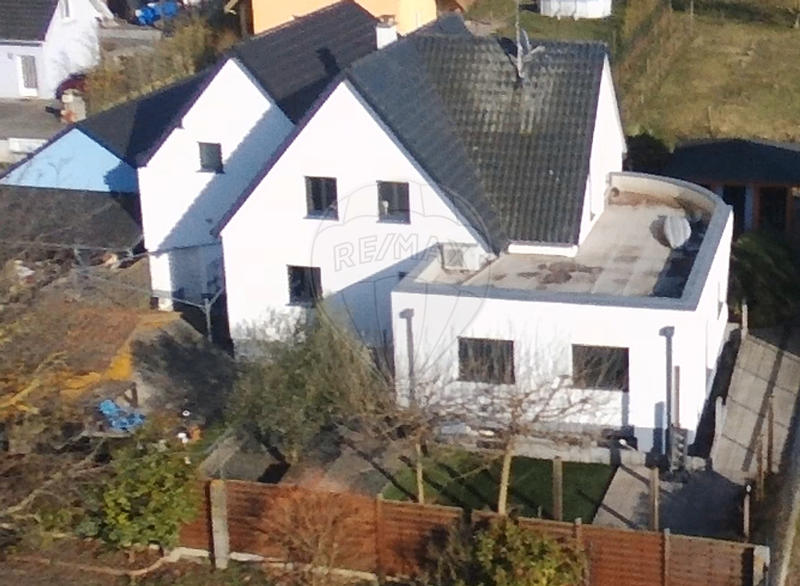 Maison - 208 m² - 7 pièces