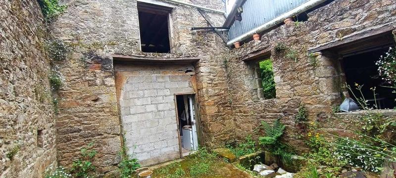 Maison - 94 m² - 10 pièces