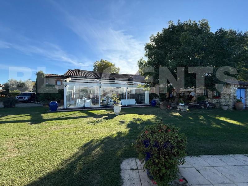 Maison - 634 m² - 21 pièces