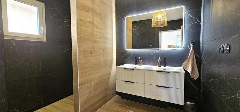 Villa - 259 m² - 8 pièces