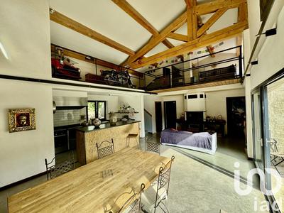 Maison - 350 m² - 9 pièces