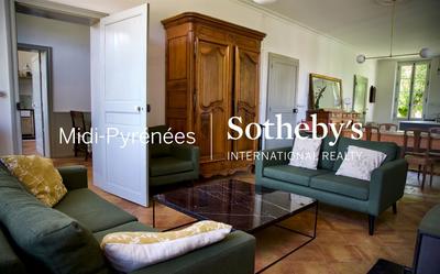 Maison de maîtres - 265 m² - 7 pièces