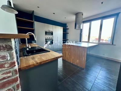 Loft - 143 m² - 5 pièces