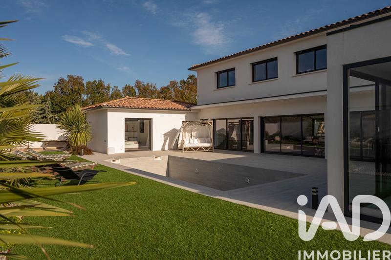 Maison - 196 m² - 6 pièces