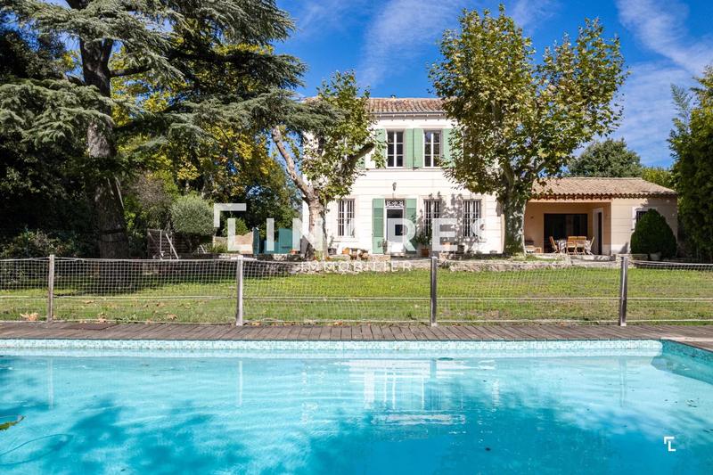 Bastide - 280 m² - 7 pièces