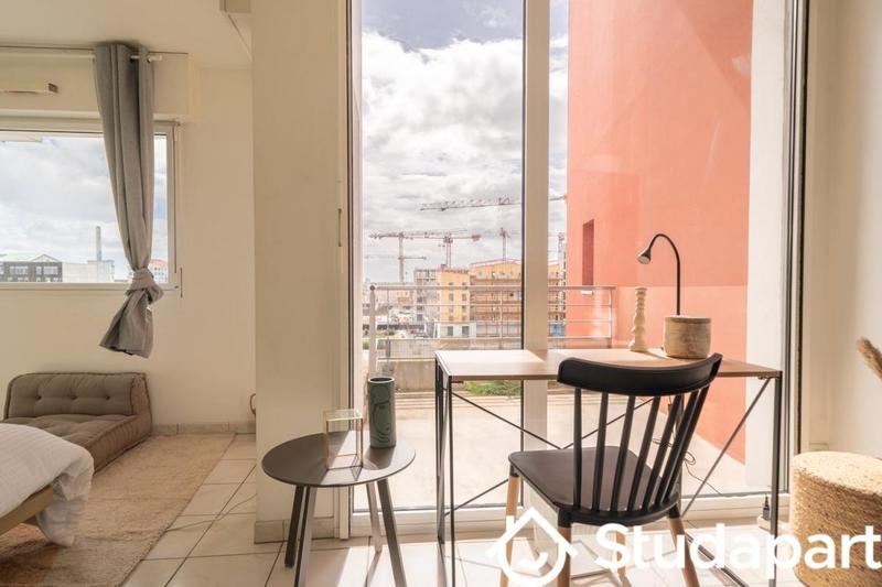 Chambre - 11 m² - 1 pièce